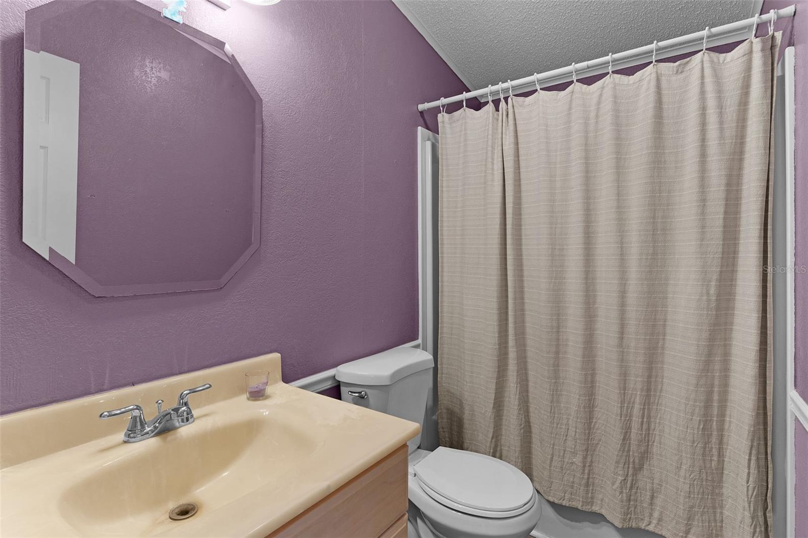 Image 26 of 46 For 817 Hibiscus Drive