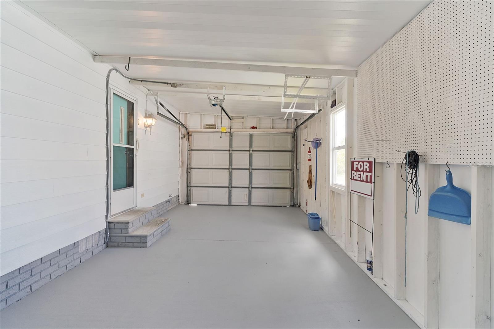 Image 31 of 46 For 817 Hibiscus Drive