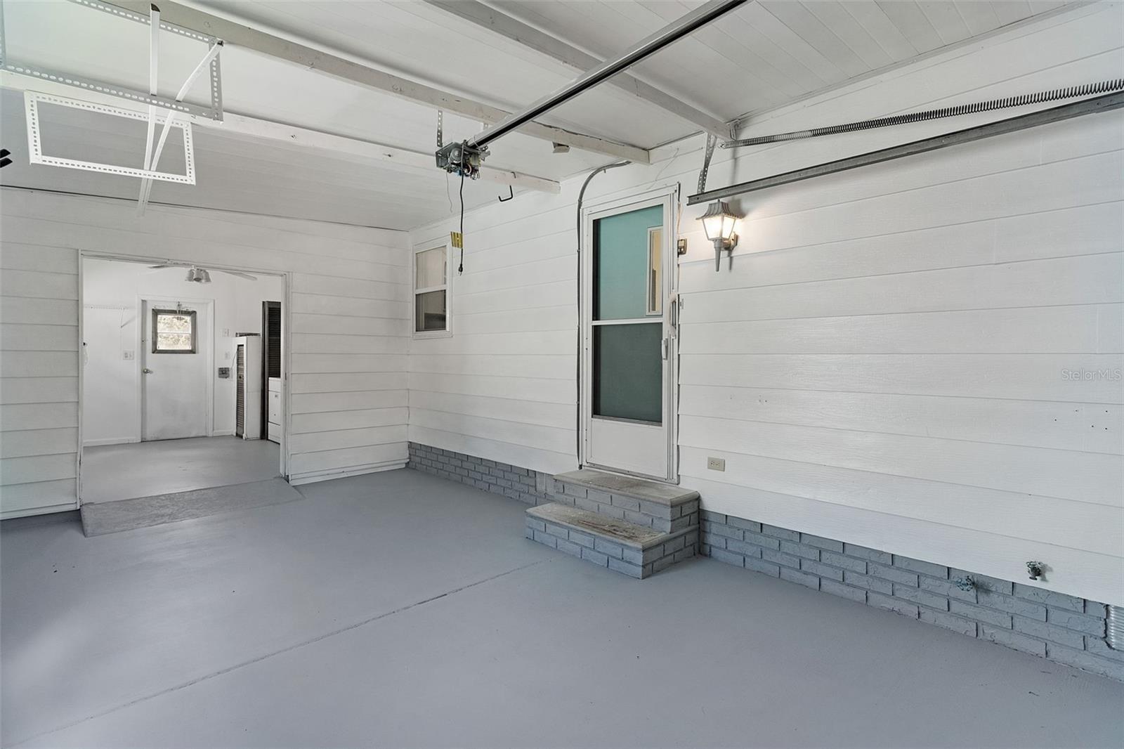 Image 32 of 46 For 817 Hibiscus Drive