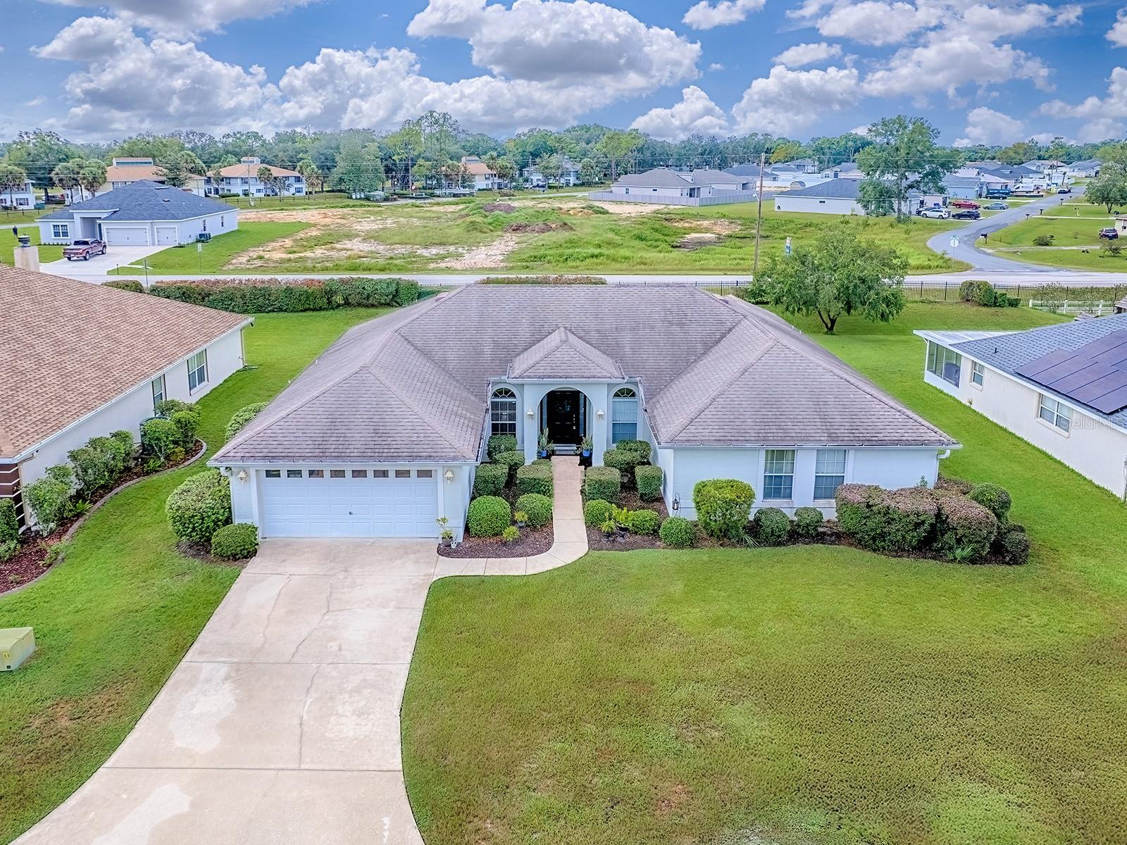 Image 18 of 22 For 705 Lake Diamond Avenue