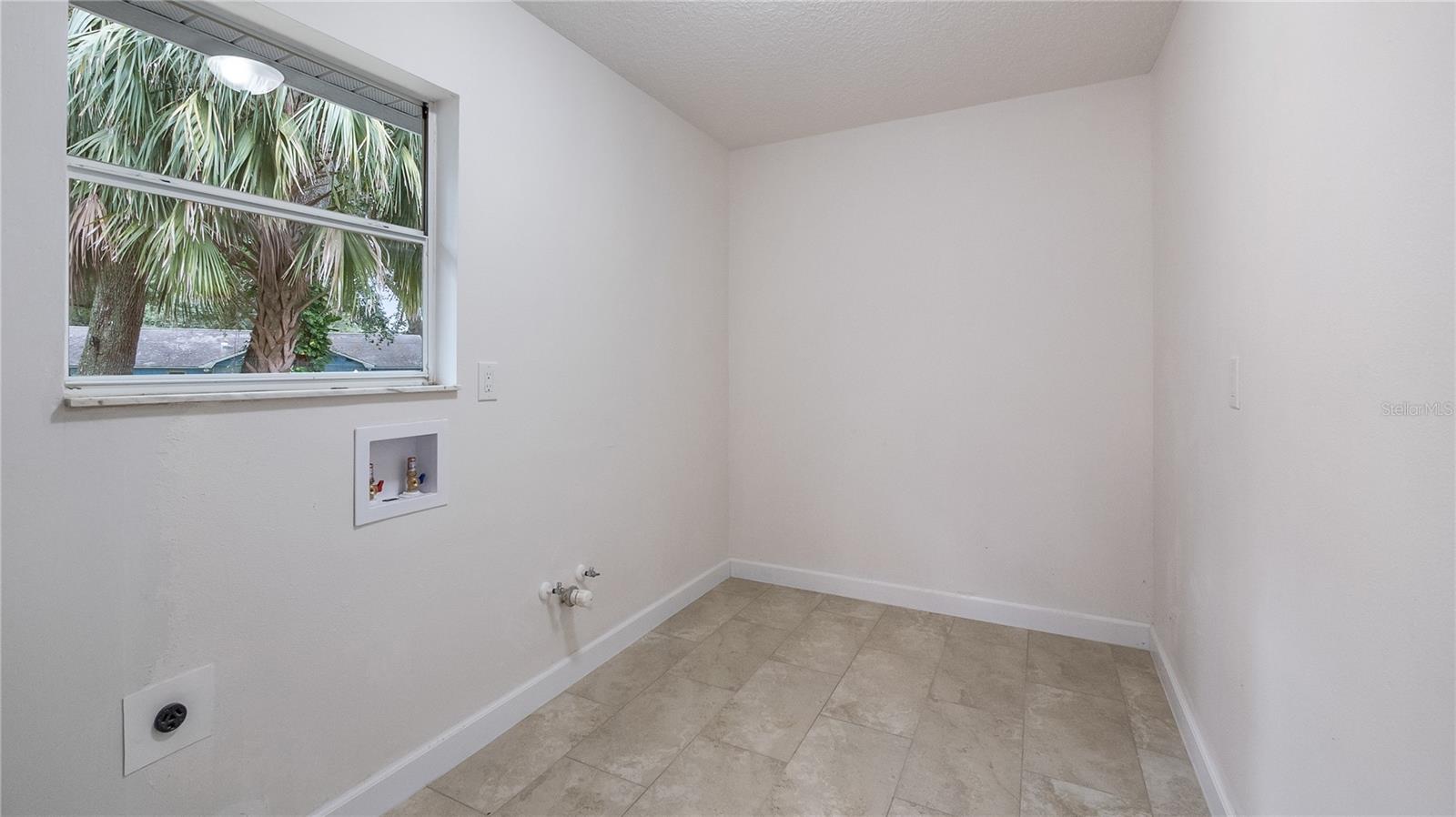 Image 20 of 23 For 114 Osceola Court