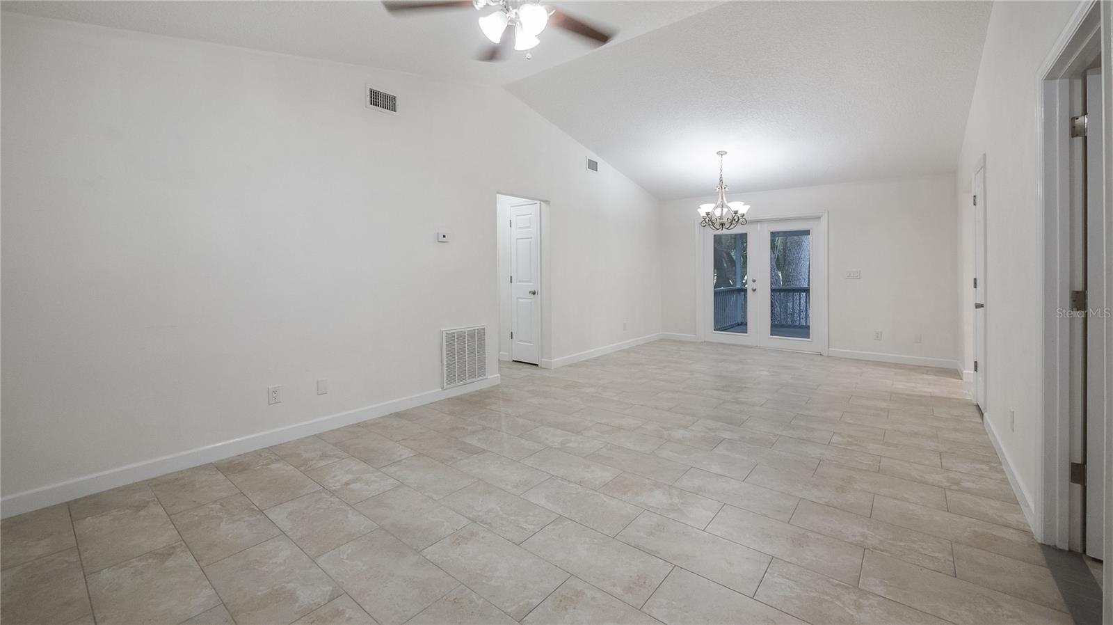 Image 21 of 23 For 114 Osceola Court