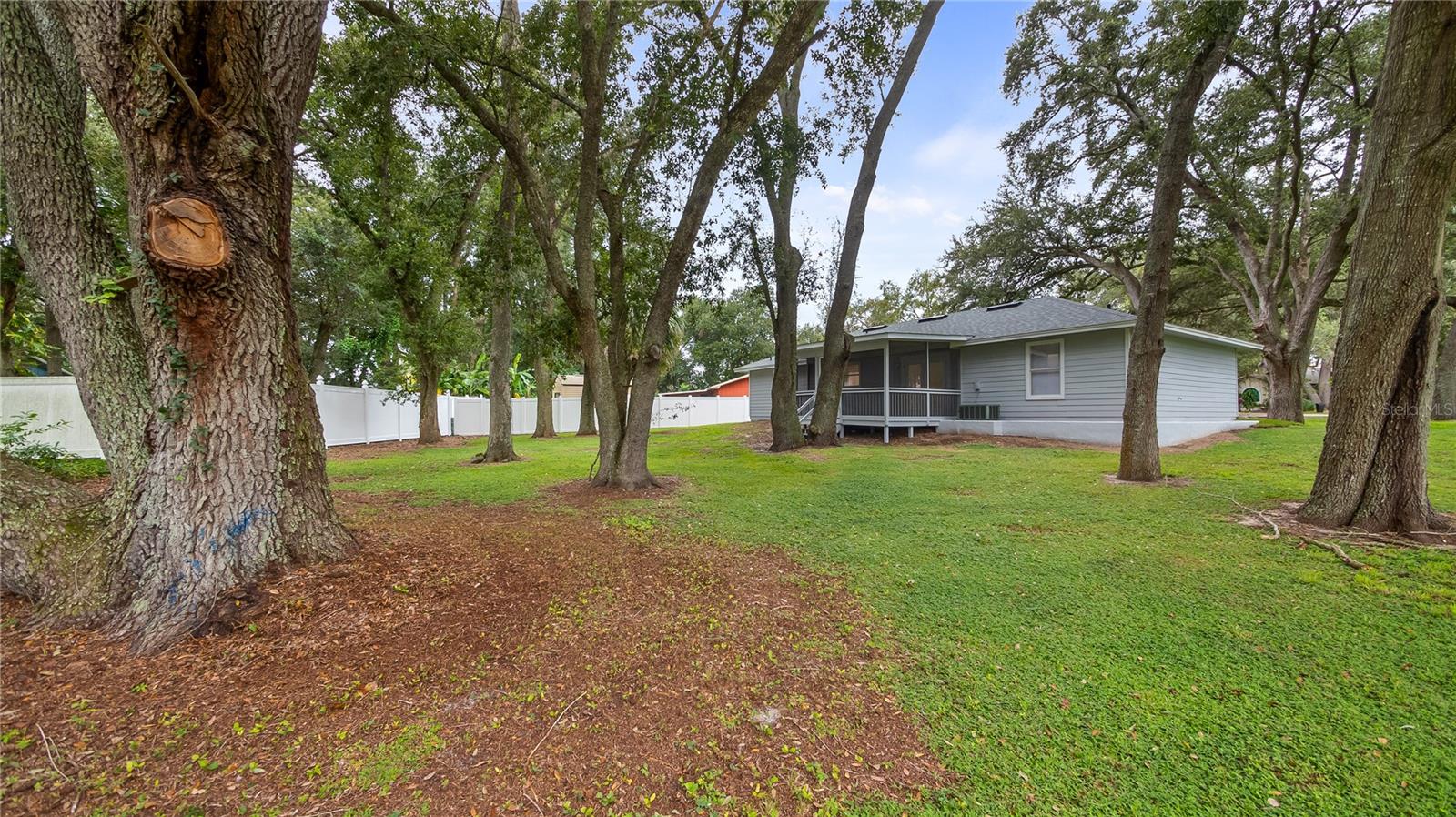 Image 5 of 23 For 114 Osceola Court