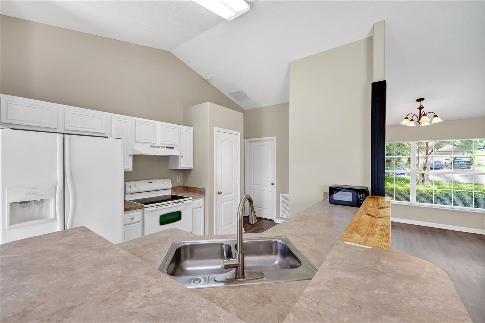 Image 13 of 40 For 514 Lake Sumner Drive