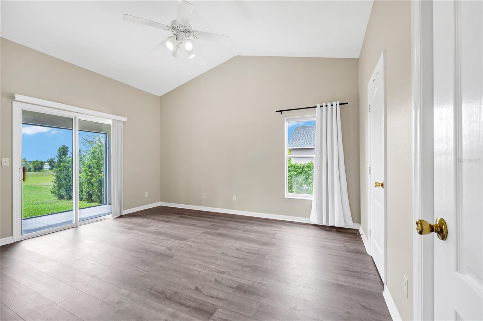 Image 15 of 40 For 514 Lake Sumner Drive