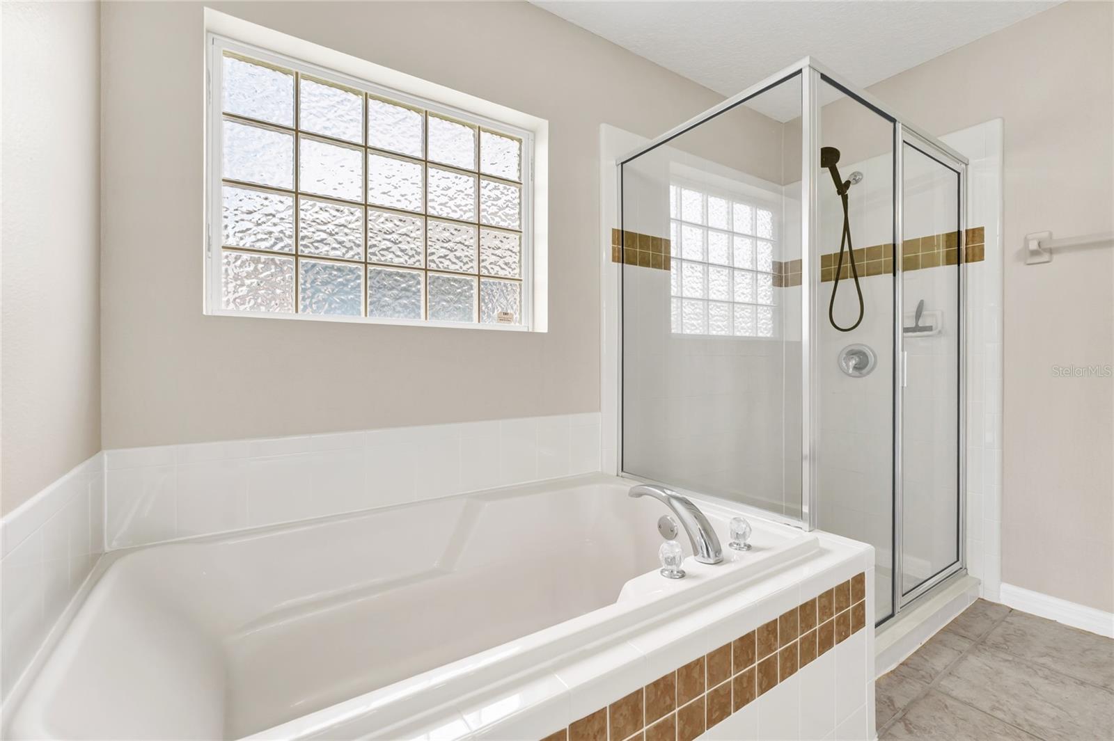 Image 19 of 40 For 514 Lake Sumner Drive