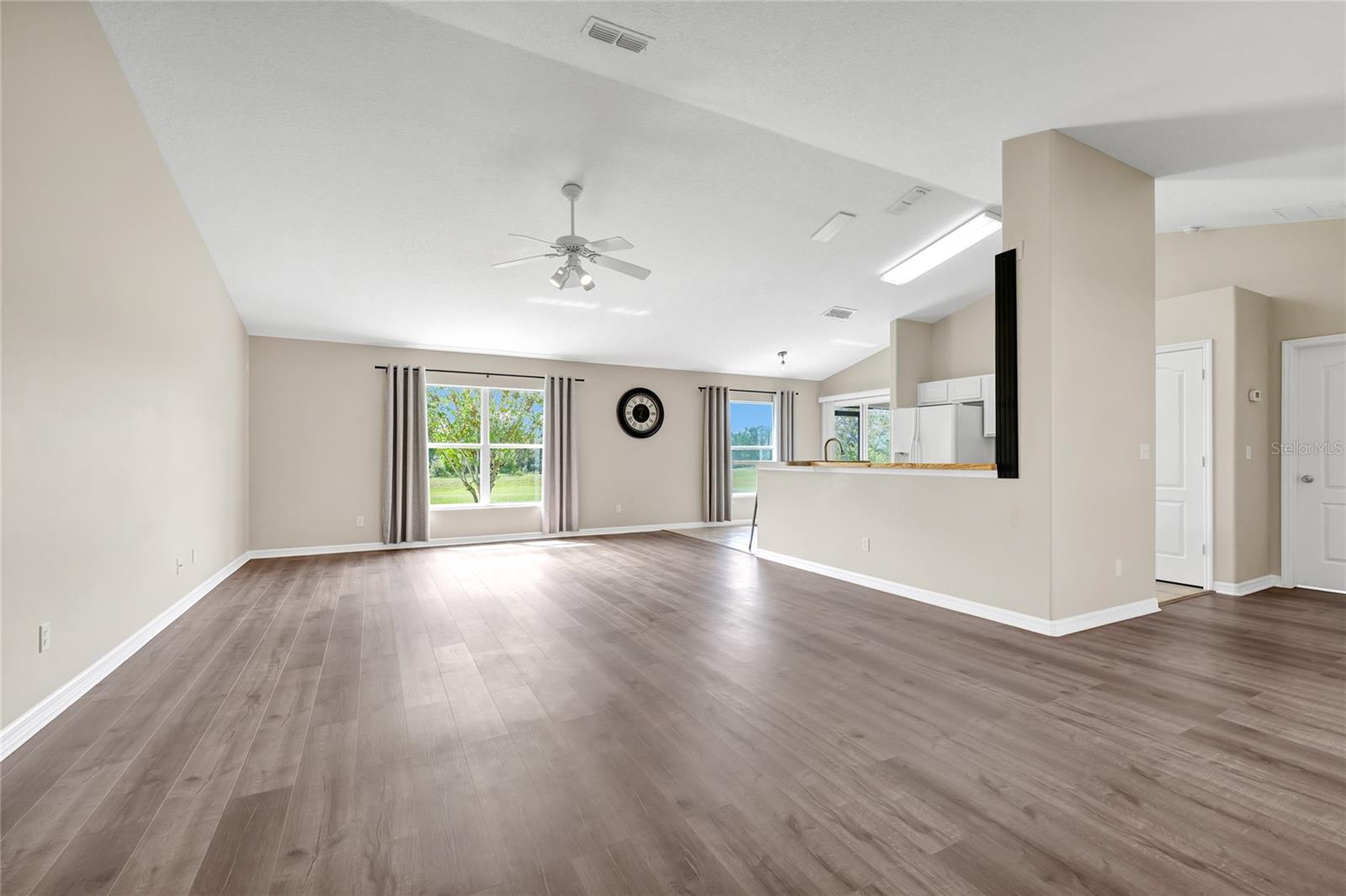 Image 4 of 40 For 514 Lake Sumner Drive