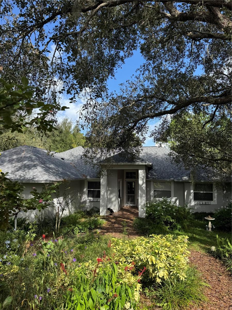Listing Details for 30734 Buttercup Lane, MOUNT DORA, FL 32757