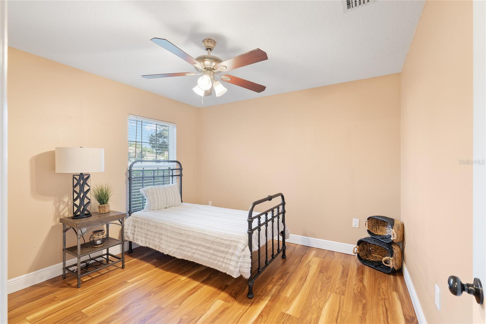 Image 22 of 35 For 15814 84th Terrace
