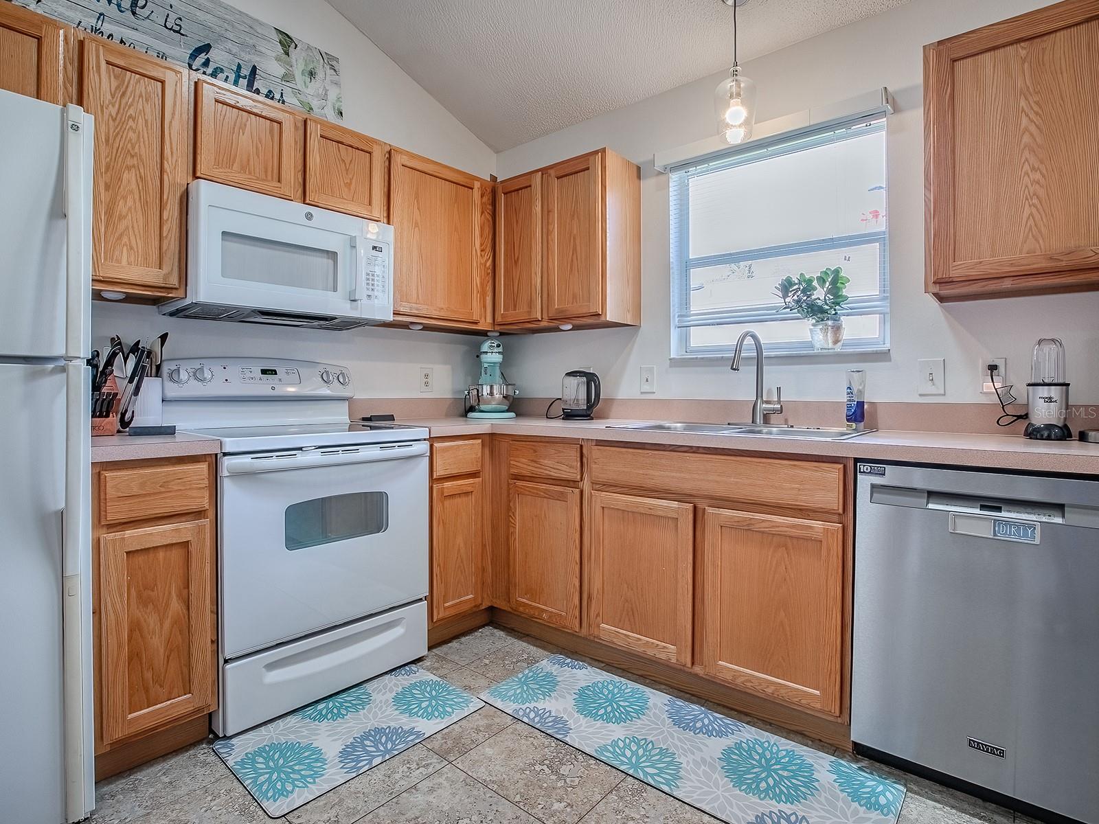 Image 14 of 41 For 2412 Merida Circle