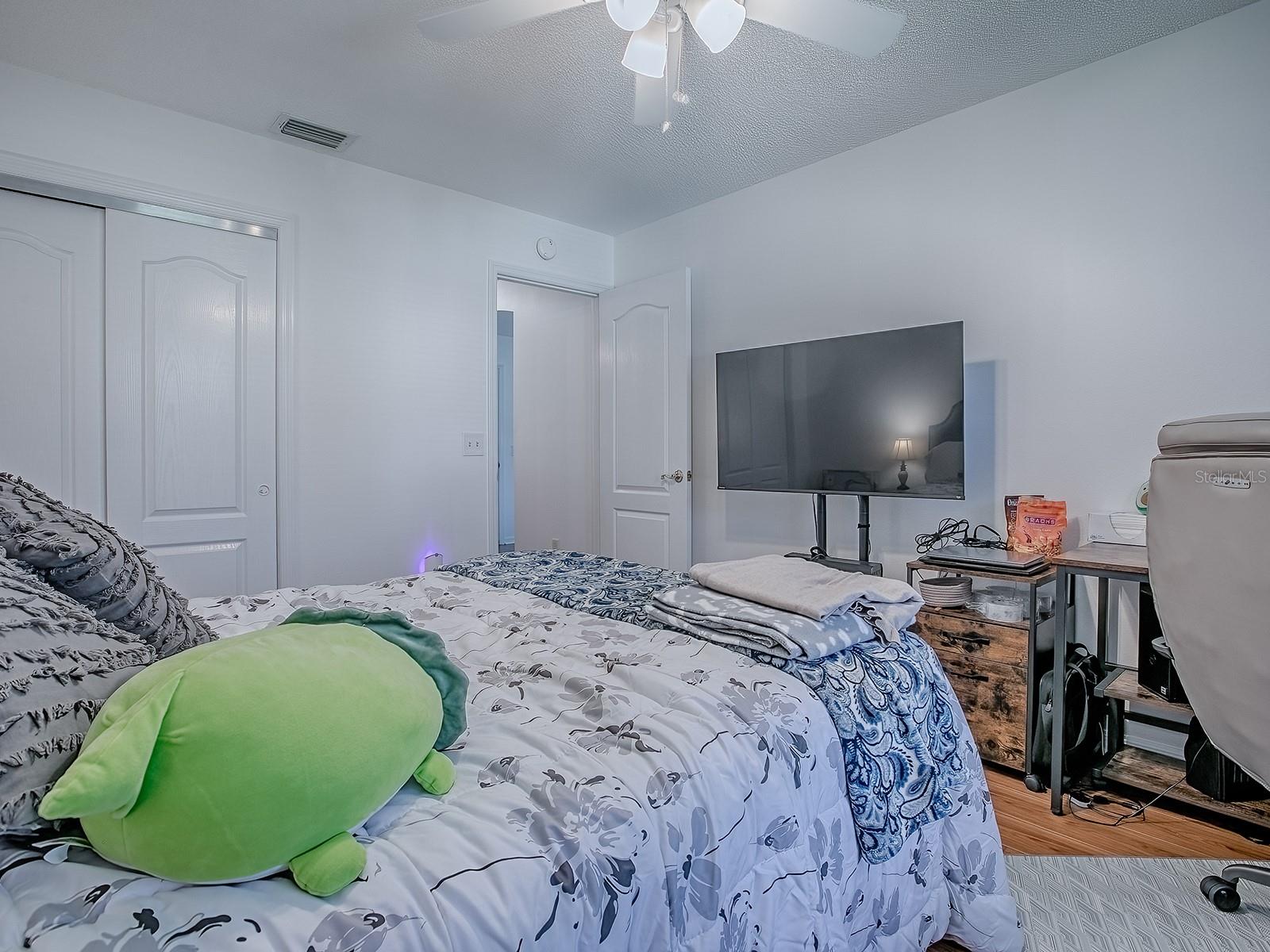 Image 21 of 41 For 2412 Merida Circle