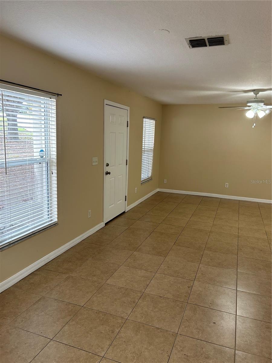 Image 4 of 14 For 626 Brooke Court