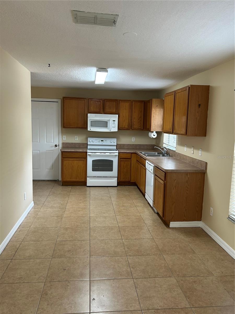 Image 6 of 14 For 626 Brooke Court