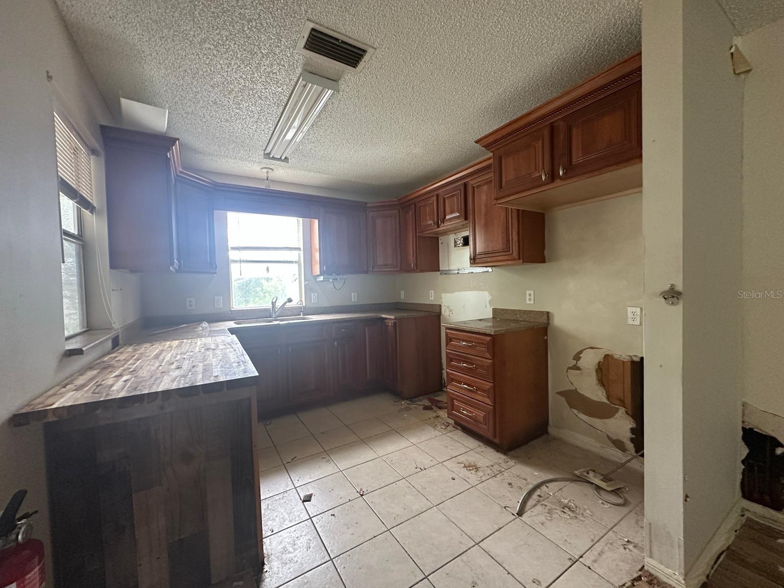 Image 4 of 14 For 534 Saint Andrews Court