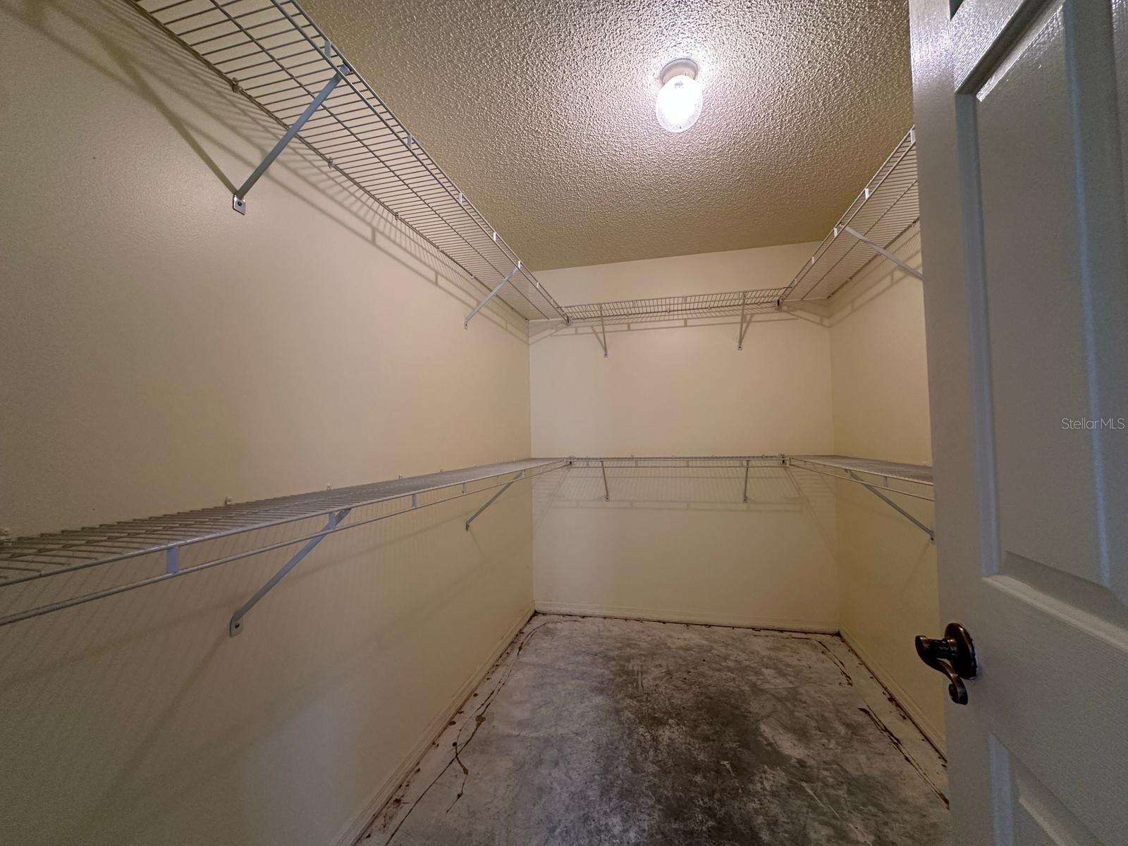 Image 7 of 14 For 534 Saint Andrews Court