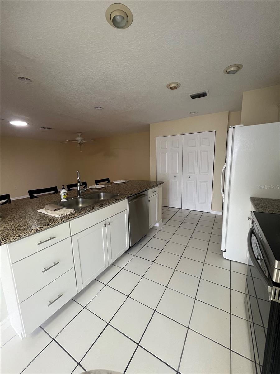 Image 10 of 32 For 1111 Apple Terrace