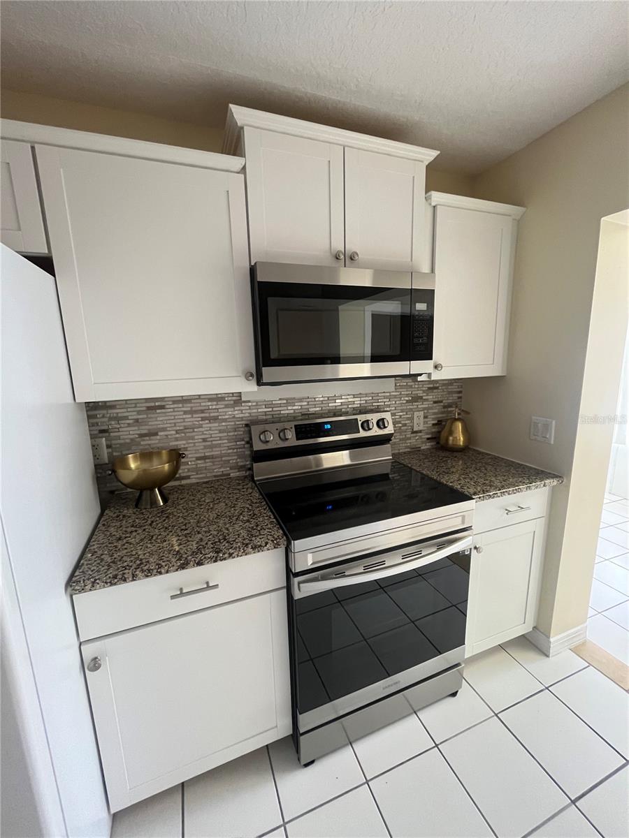 Image 11 of 32 For 1111 Apple Terrace