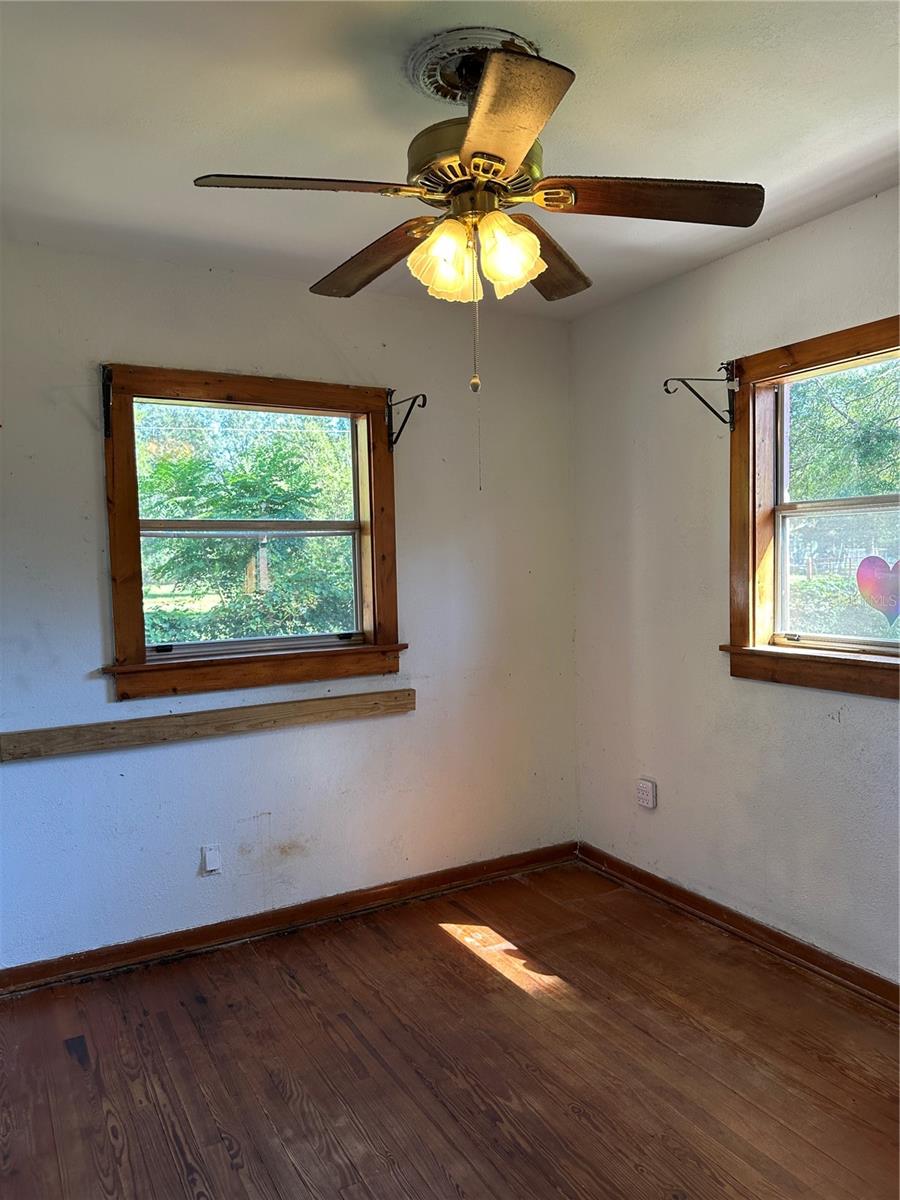 Image 10 of 14 For 12019 212th Street Road