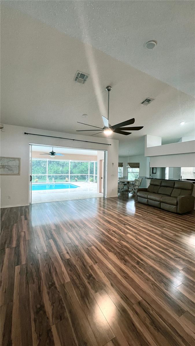 Image 47 of 65 For 14219 Mansfield Road