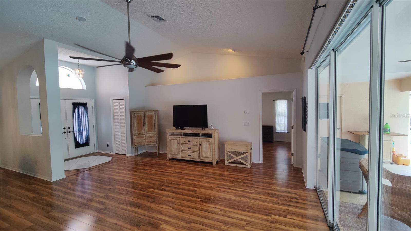 Image 8 of 65 For 14219 Mansfield Road