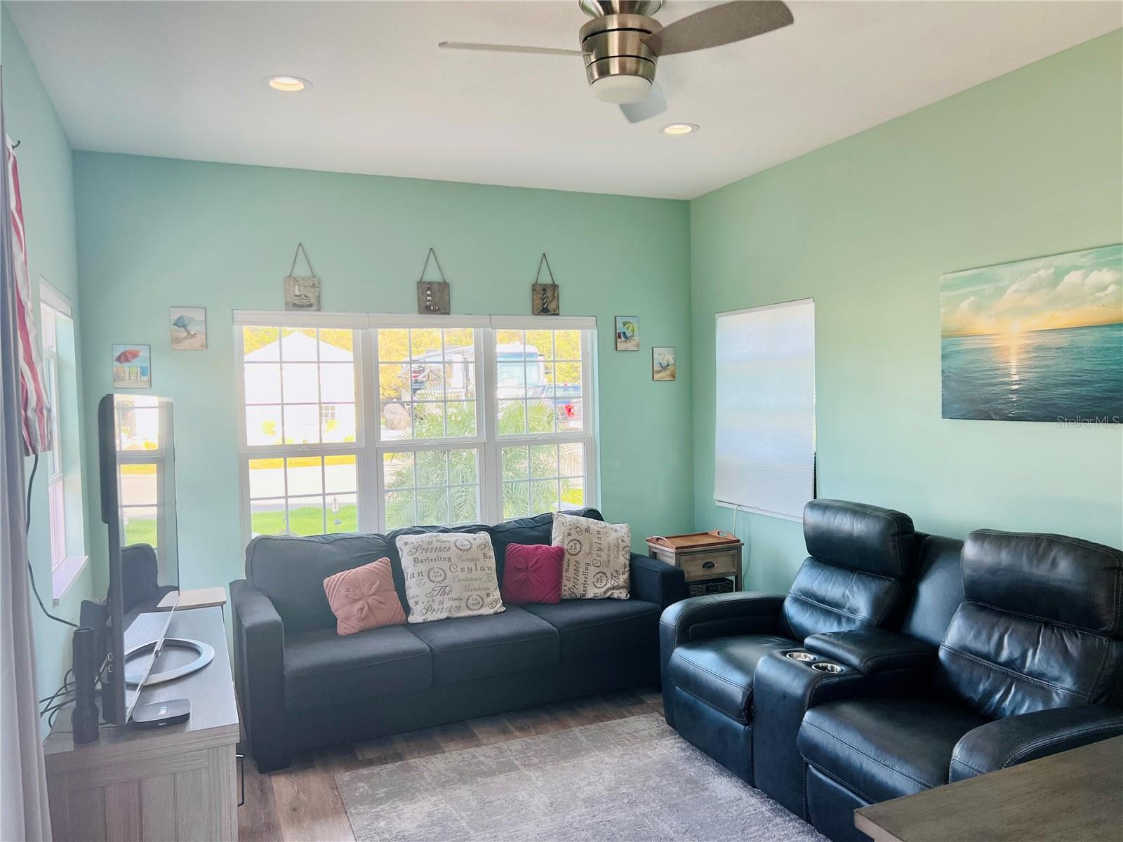 Image 17 of 39 For 9414 47th Way