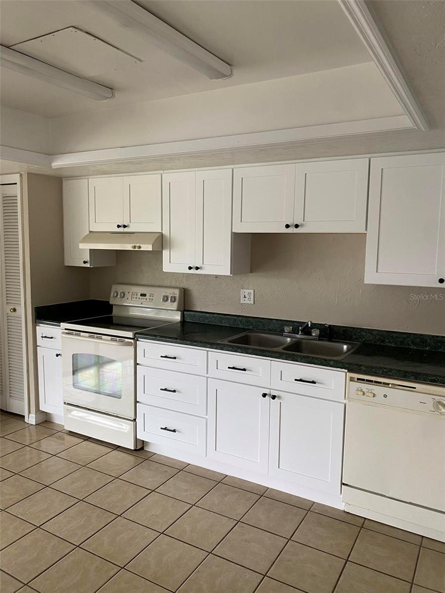 Image 2 of 3 For 26645 County Road 561