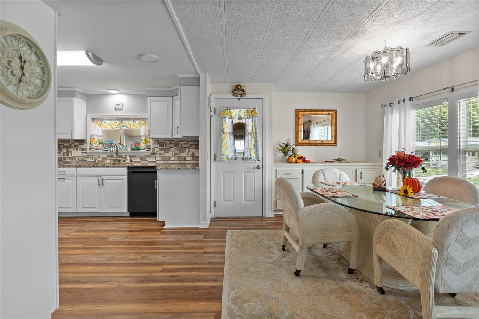 Image 23 of 32 For 2220 Evergreen Circle Ge