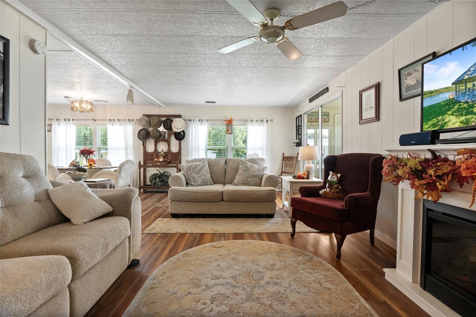 Image 29 of 32 For 2220 Evergreen Circle Ge