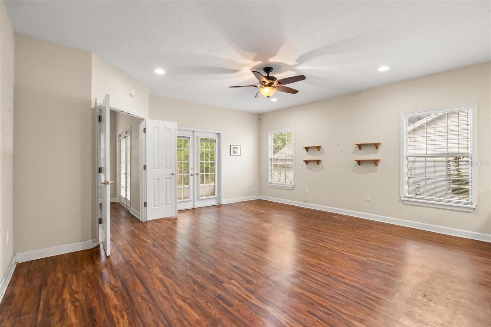 Image 9 of 28 For 37 Townhill Drive