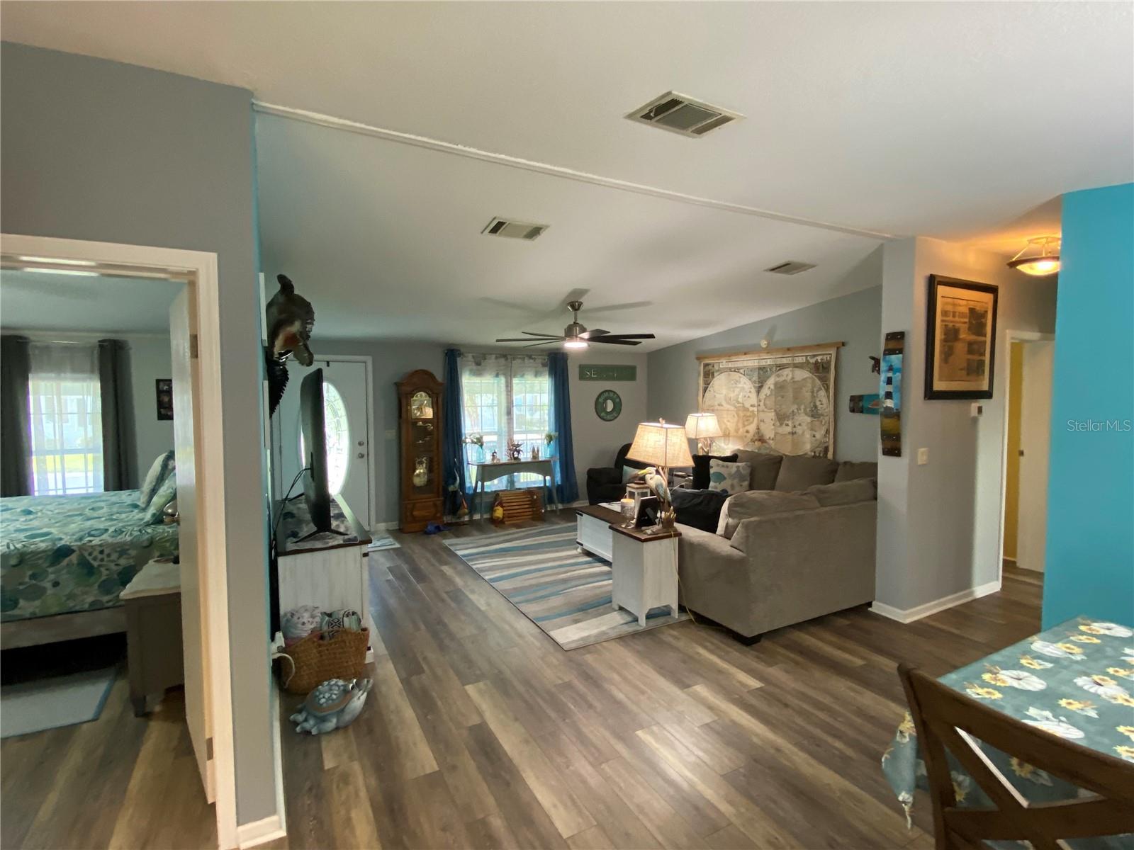 Image 11 of 27 For 121 Forest Boulevard