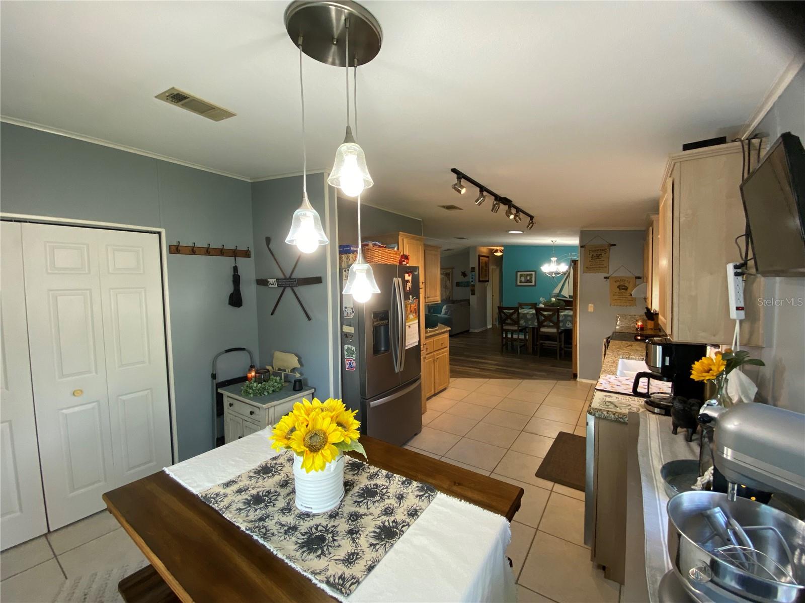 Image 8 of 27 For 121 Forest Boulevard