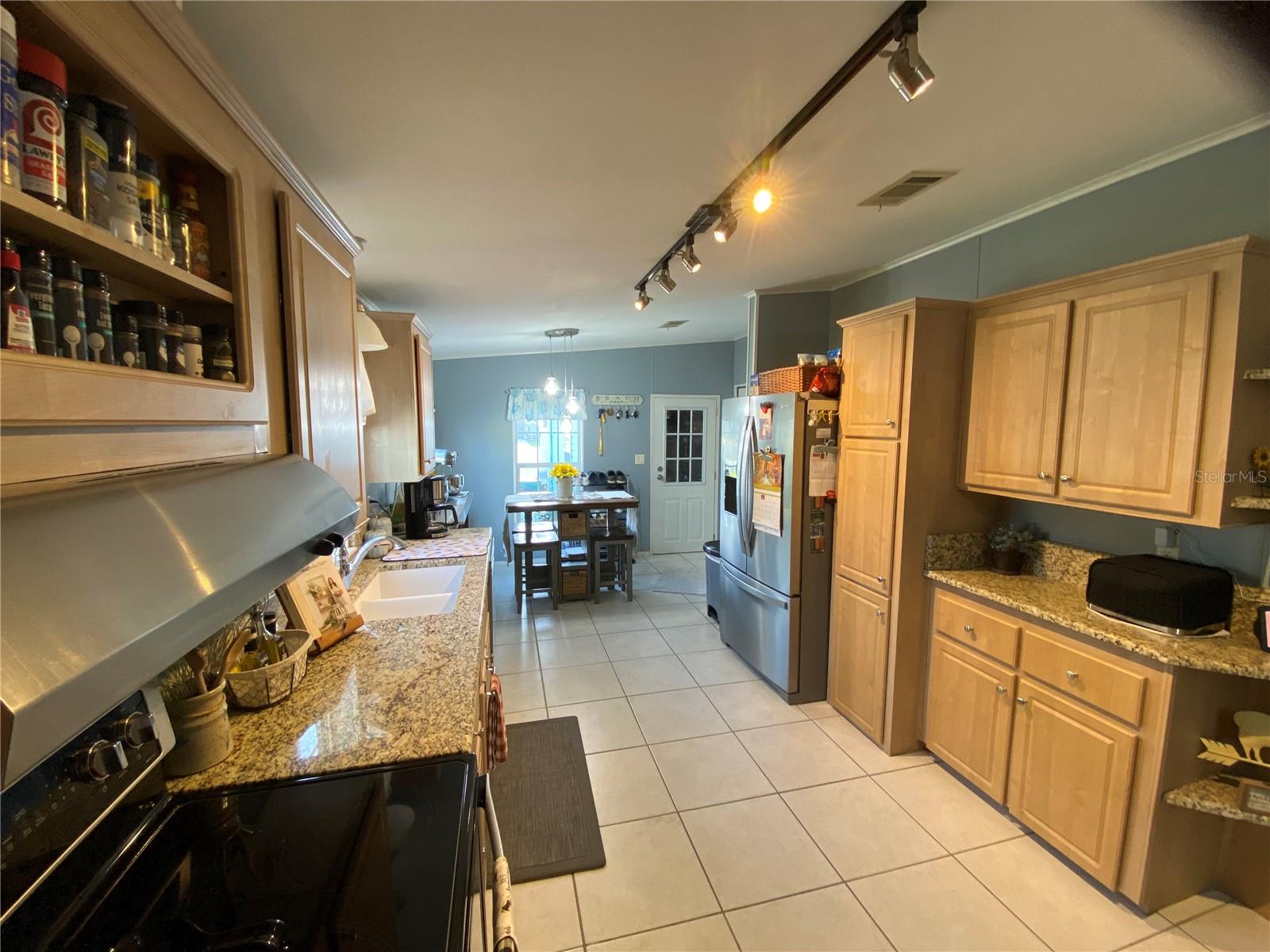 Image 9 of 27 For 121 Forest Boulevard