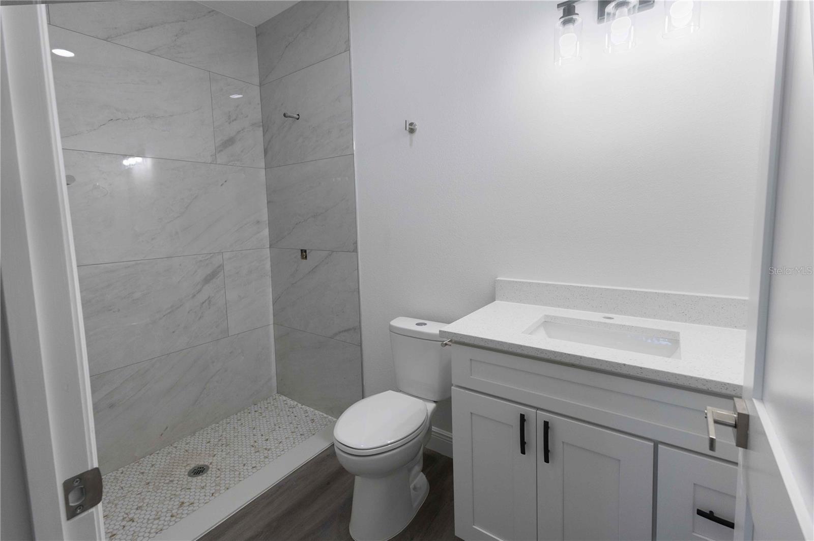 Image 7 of 12 For 2381 Cr 423  Lot 41