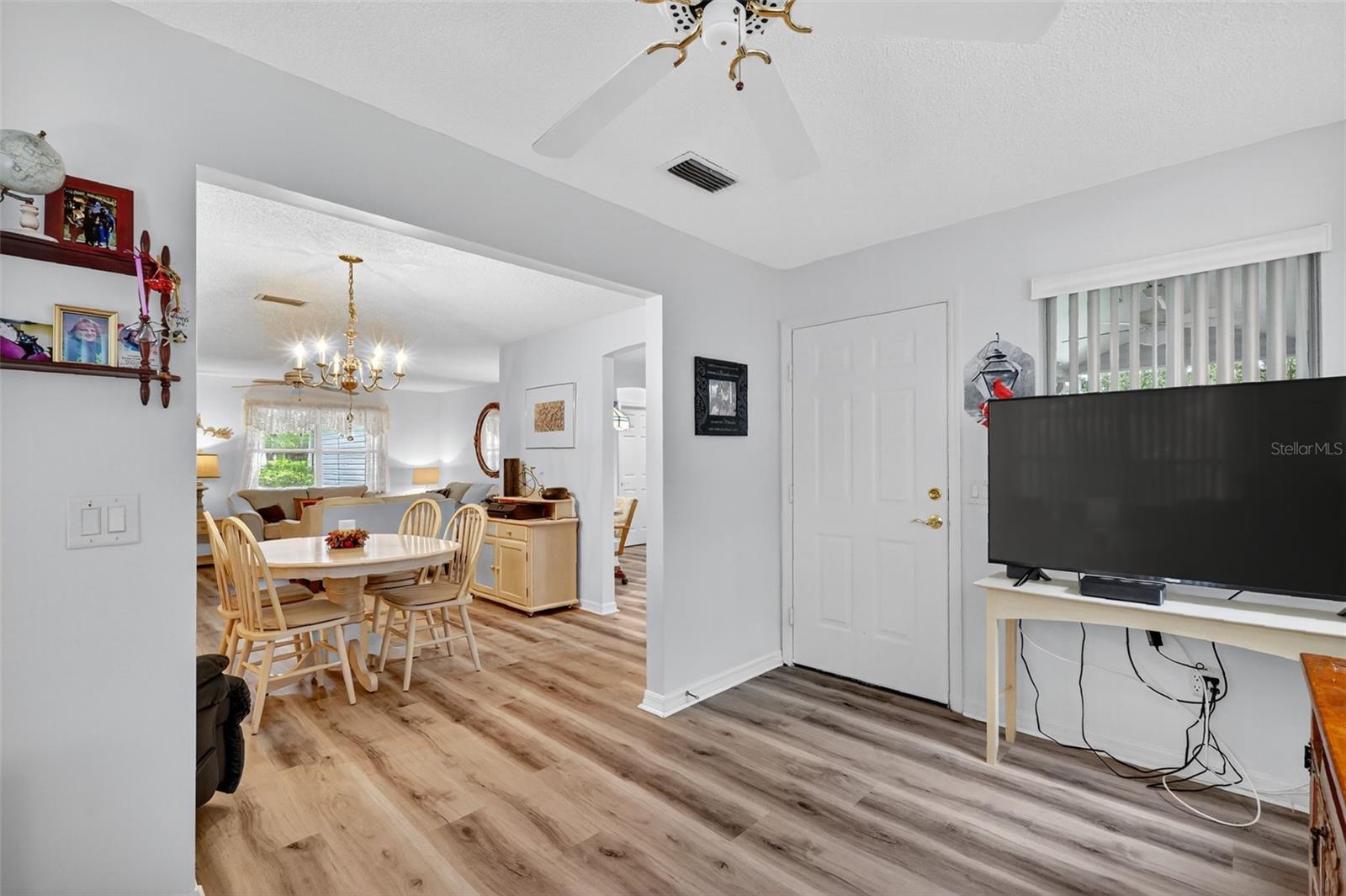 Image 16 of 31 For 220 Palermo Place