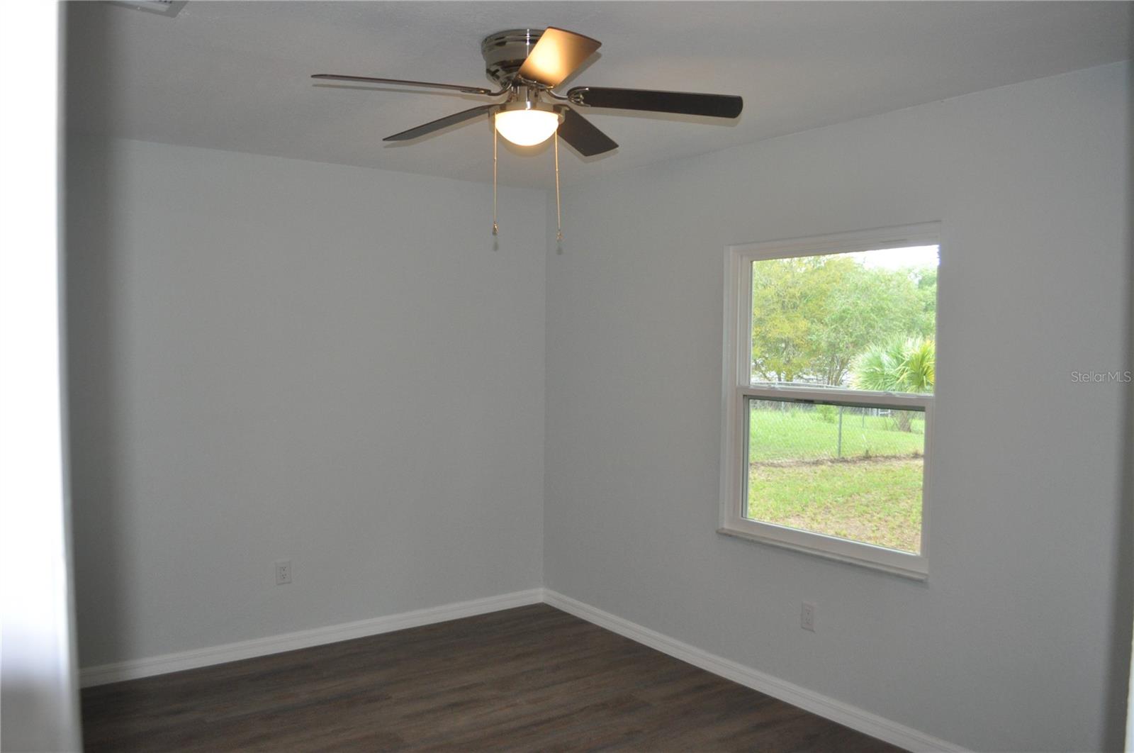 Image 12 of 29 For 339 Oak Track Loop