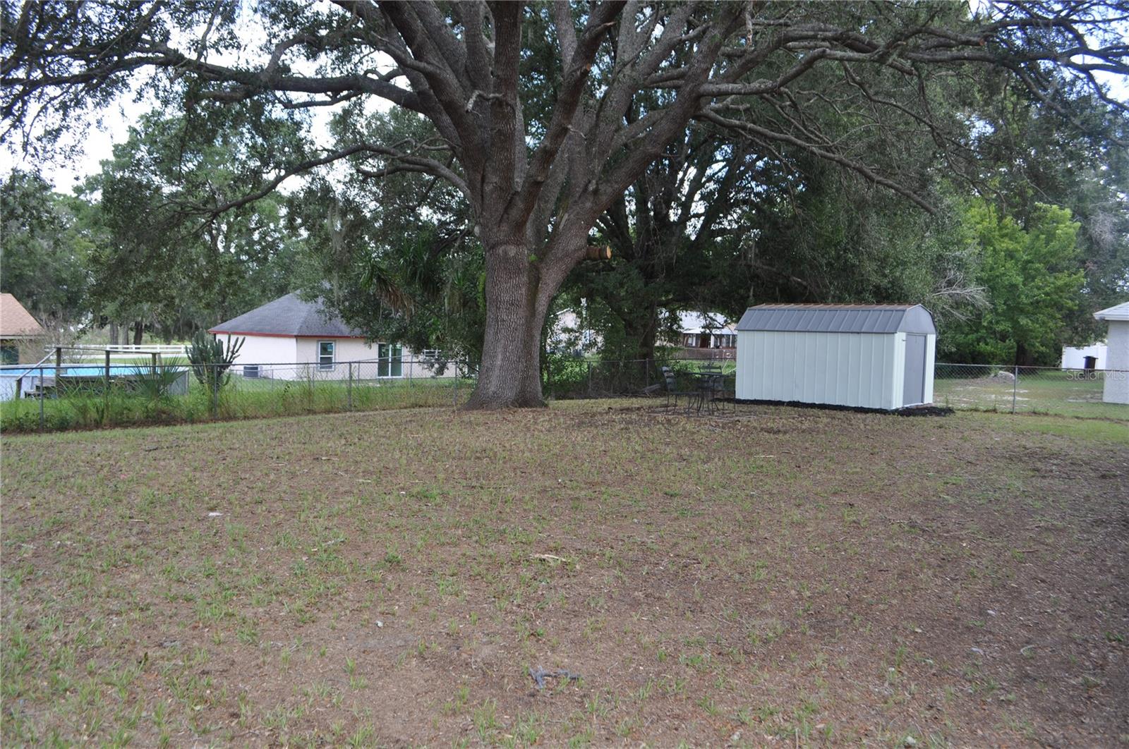 Image 27 of 29 For 339 Oak Track Loop