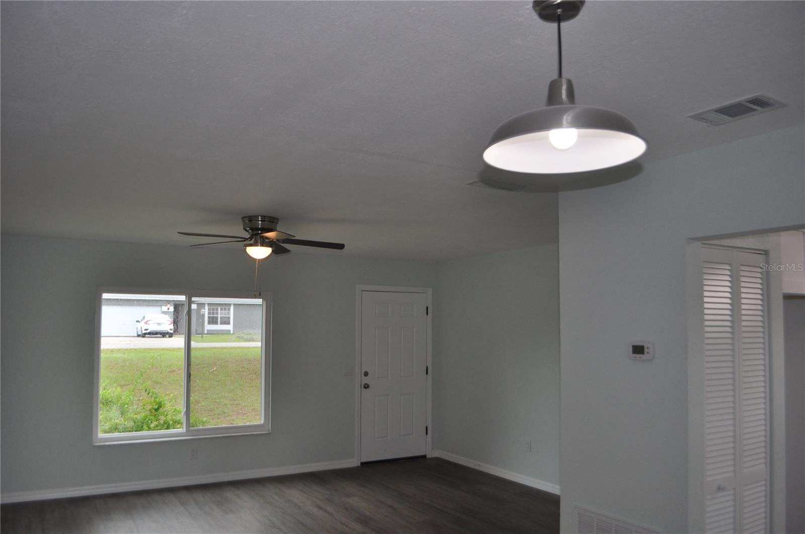 Image 5 of 29 For 339 Oak Track Loop