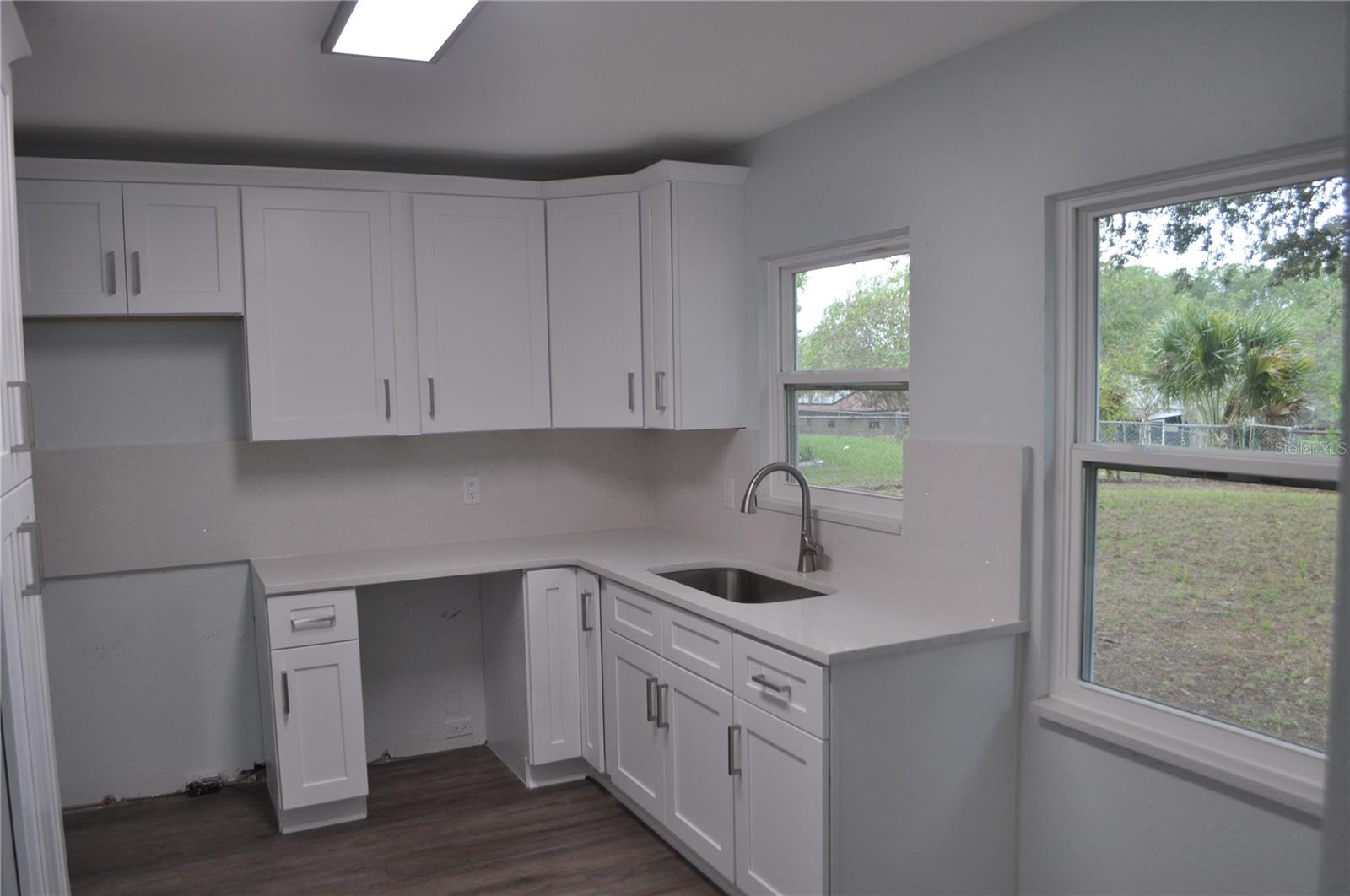 Image 6 of 29 For 339 Oak Track Loop