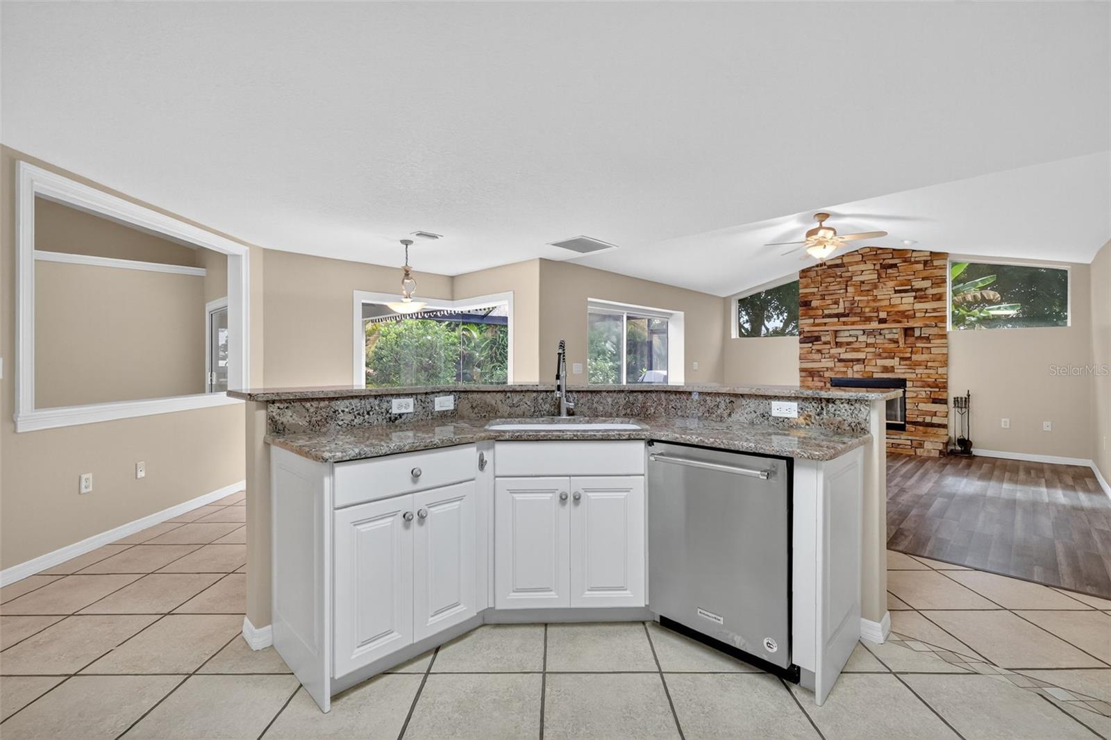 Image 11 of 50 For 434 Oak View Drive