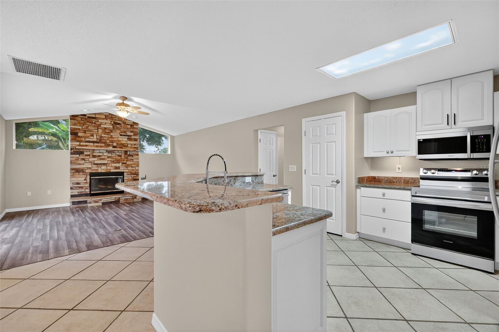 Image 13 of 50 For 434 Oak View Drive