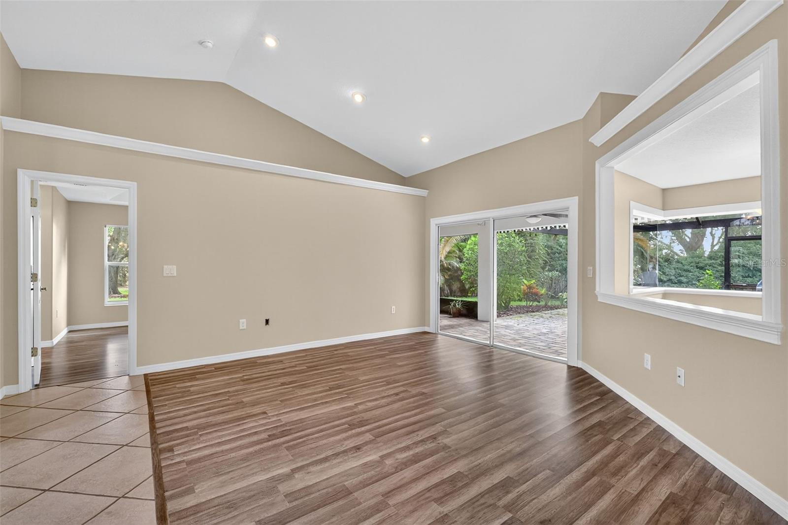 Image 7 of 50 For 434 Oak View Drive