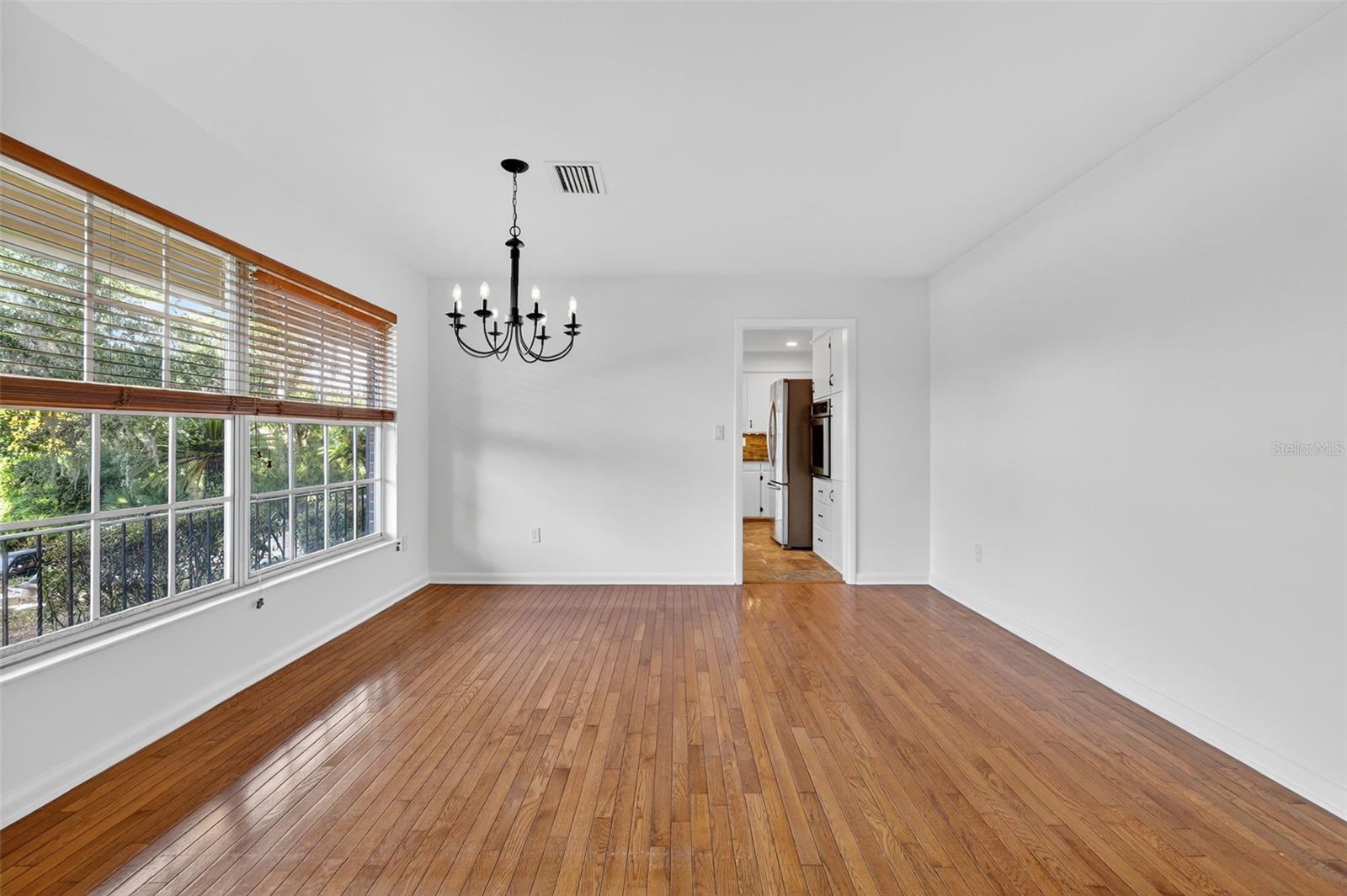 Image 9 of 37 For 714 Kay Court