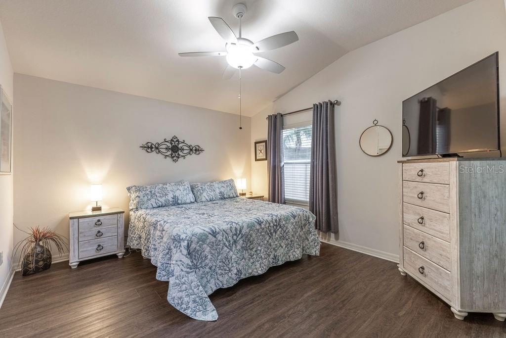 Image 12 of 31 For 852 Sapphire Place