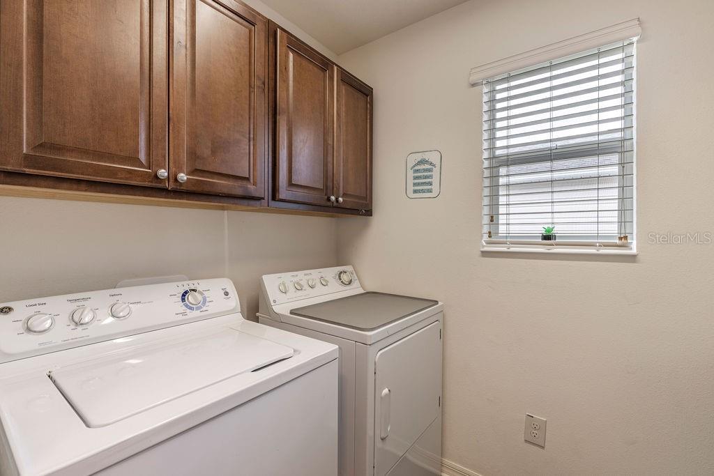 Image 24 of 31 For 852 Sapphire Place