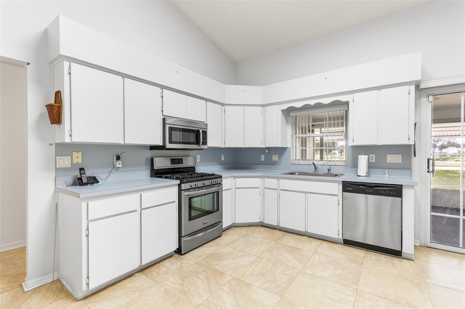 Image 8 of 28 For 5606 Laver Street