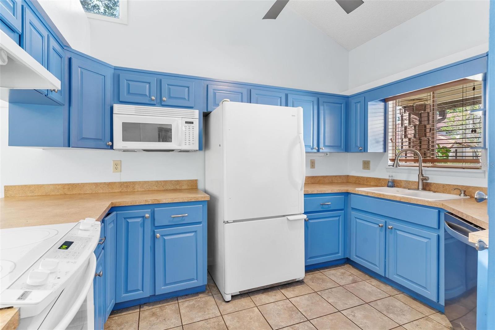 Image 13 of 63 For 401 Clusterwood Drive