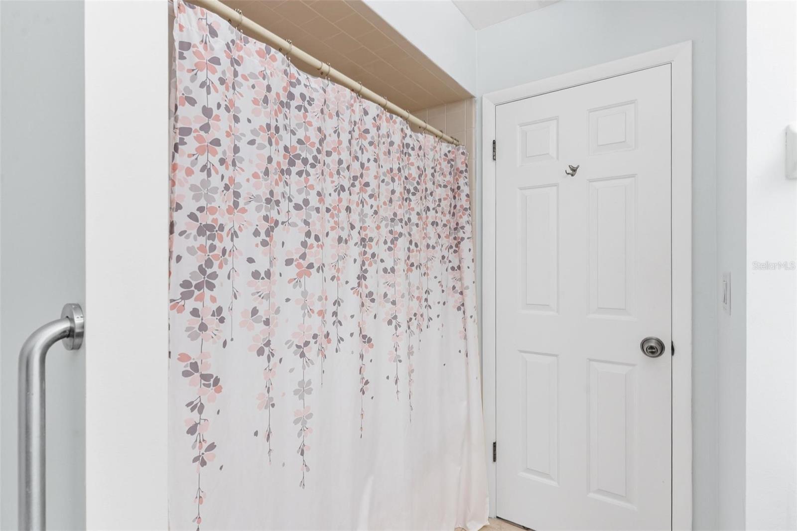 Image 23 of 63 For 401 Clusterwood Drive