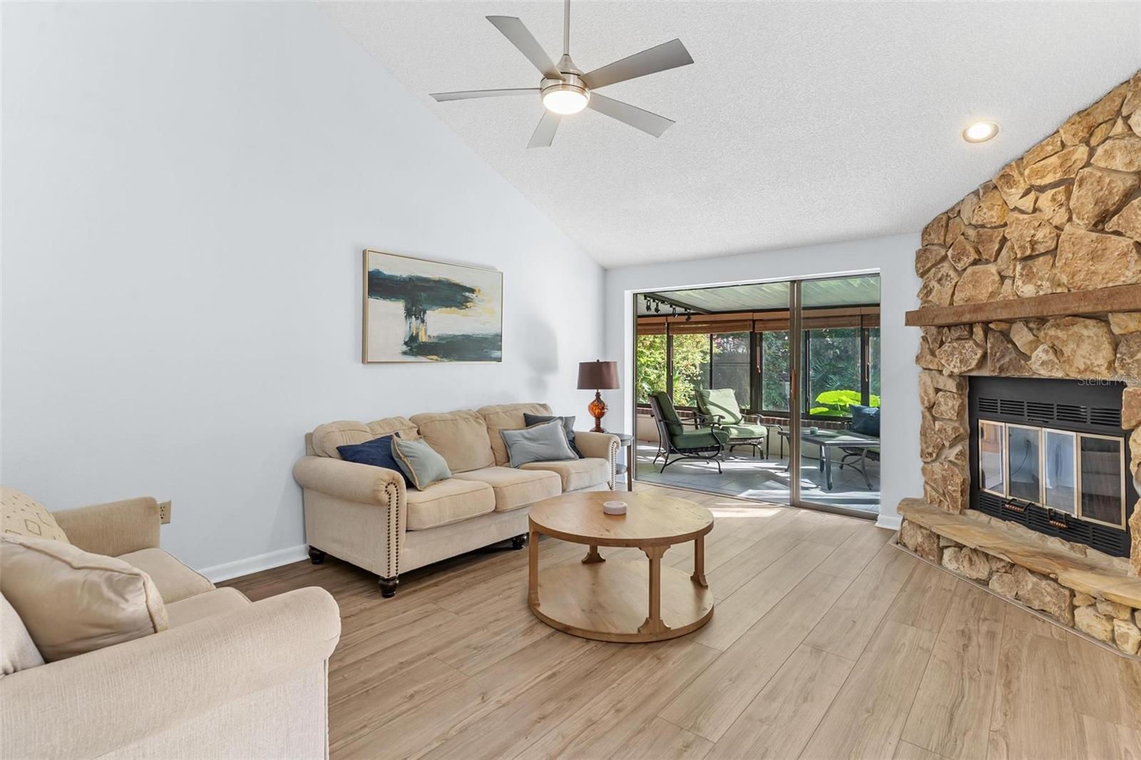 Image 7 of 63 For 401 Clusterwood Drive