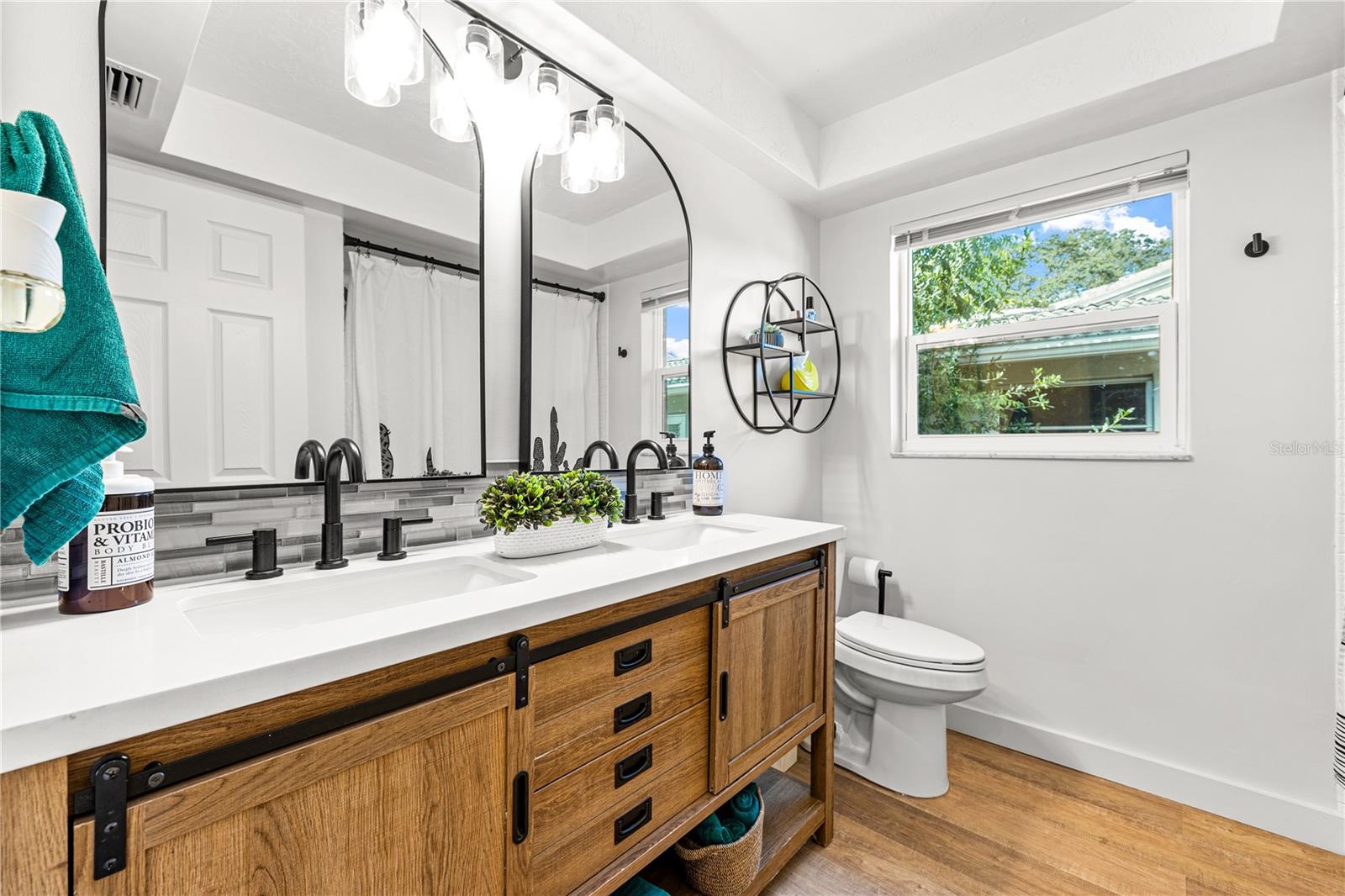 Image 18 of 35 For 2031 Scotland Drive