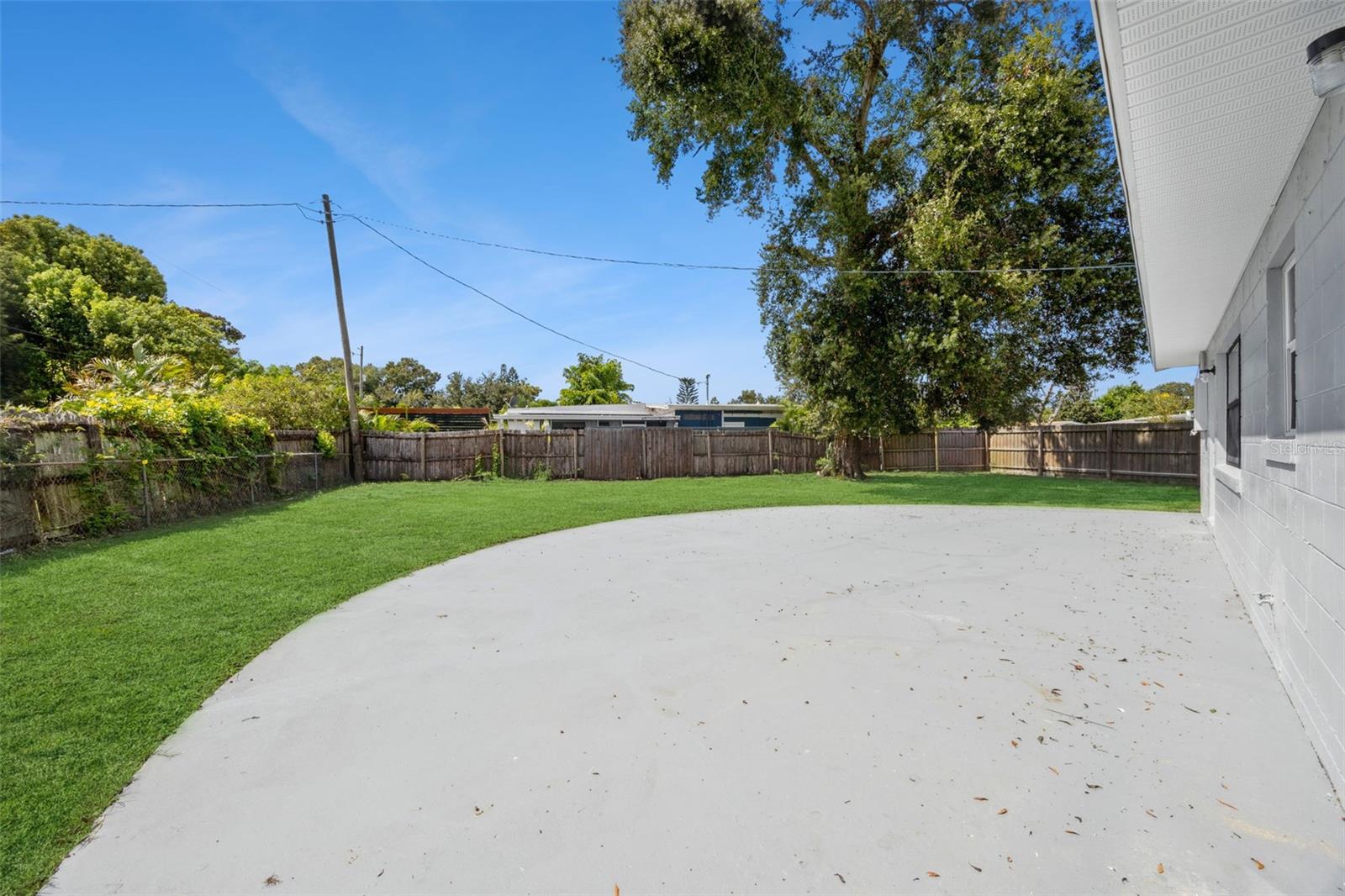 Image 43 of 54 For 1200 Romano Avenue